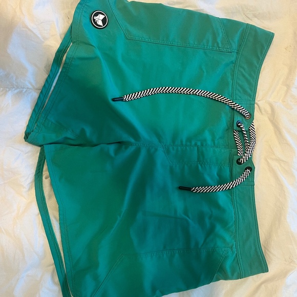 Alpha Forward Boardshorts - Picture 1 of 3
